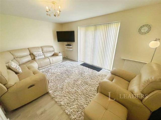House for sale in Dines Green, Worcestershire