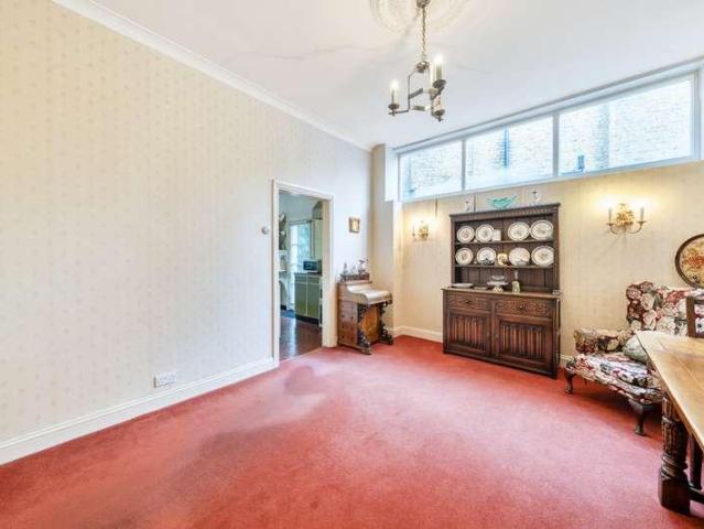 House for sale in London Borough of Lewisham, Bell Green