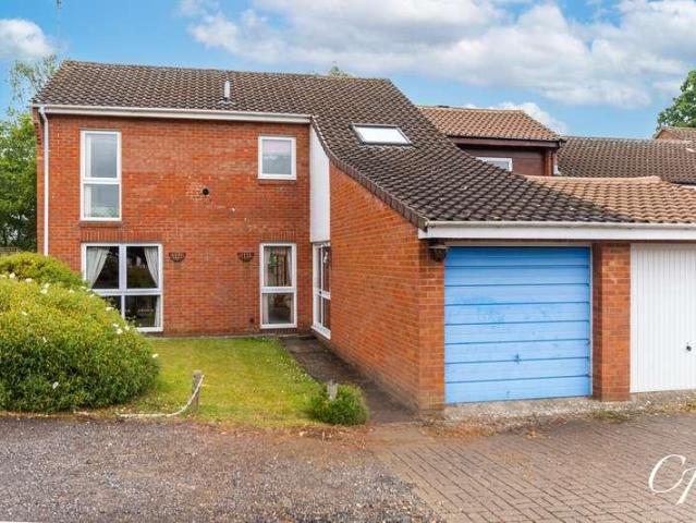 House for sale in Ewens Farm, Golden Valley