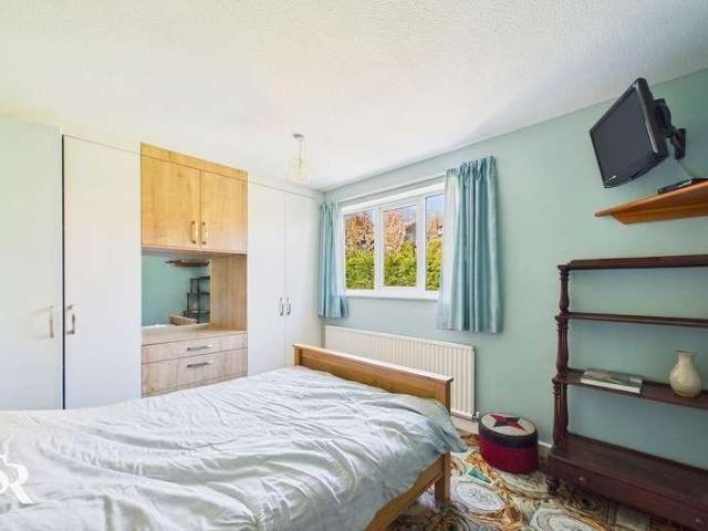 House for sale in Hockerley, Charlesworth