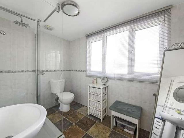 House for sale in Caterham, Caterham on the Hill
