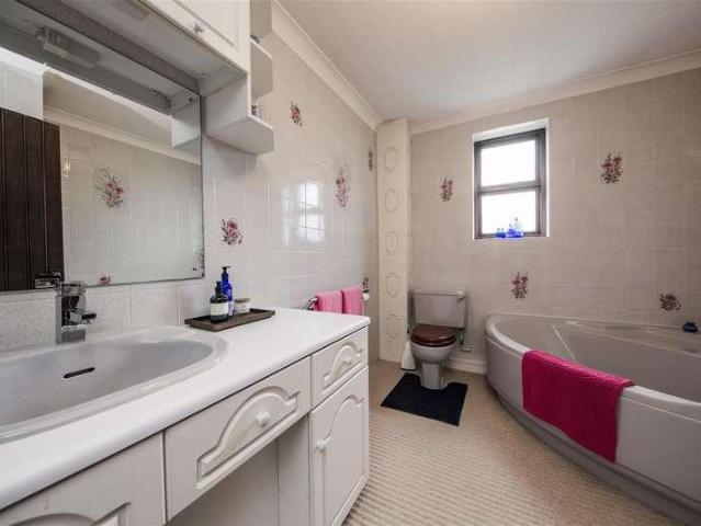 House for sale in Wrotham, Bourne Vale