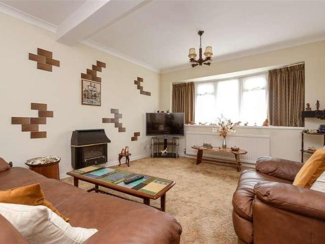 House for sale in Pachesham Park, Surrey