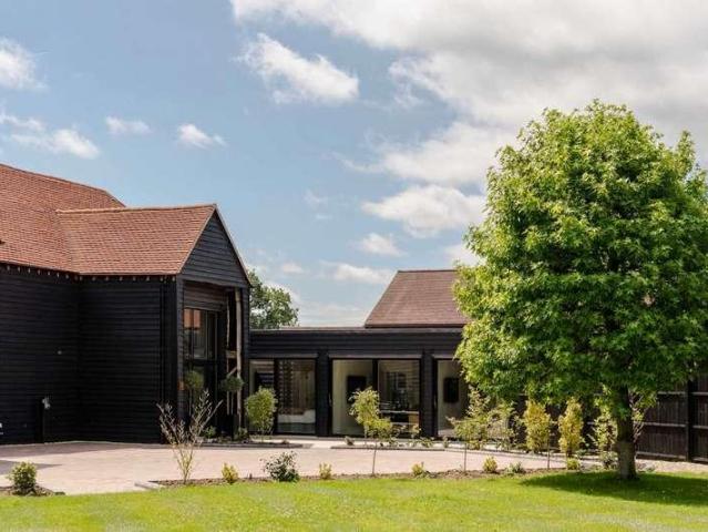 House for sale in Heronsgate, Batchworth