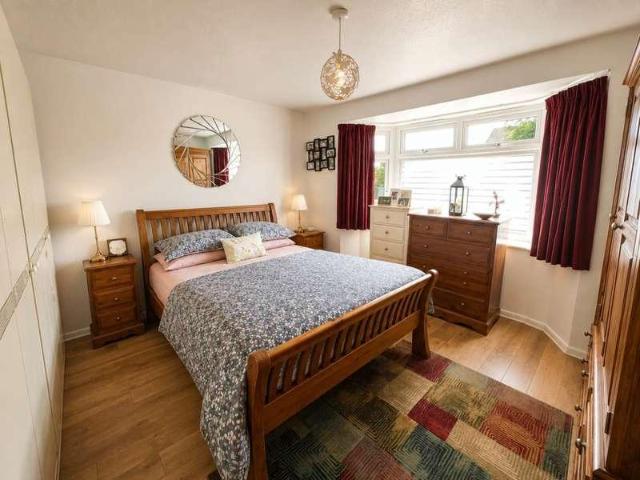 House for sale in Pilgrims' Hatch, Navestock Side