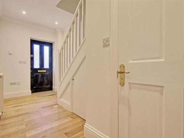 House for sale in Commercial End, Barway