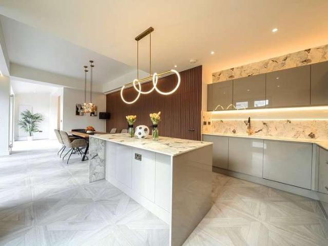 House for sale in Benhilton, Greater London