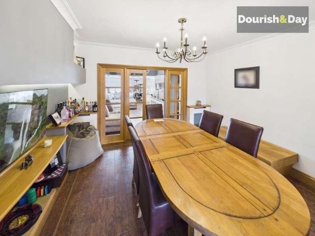 House for sale in Landywood, Great Chatwell