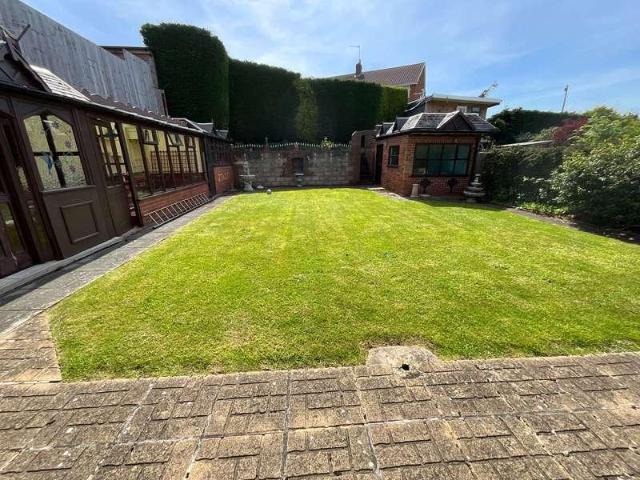 House for sale in Halesowen, West Midlands
