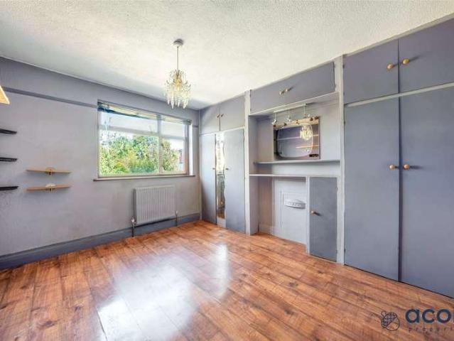 House for sale in Kingsbury, Greater London