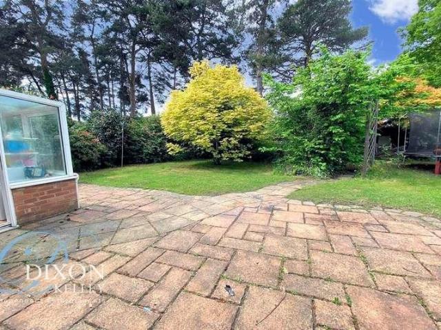 House for sale in Tricketts Cross, Ferndown