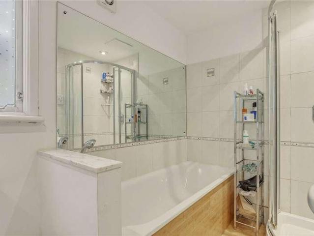 House for sale in Clapham Junction, Greater London