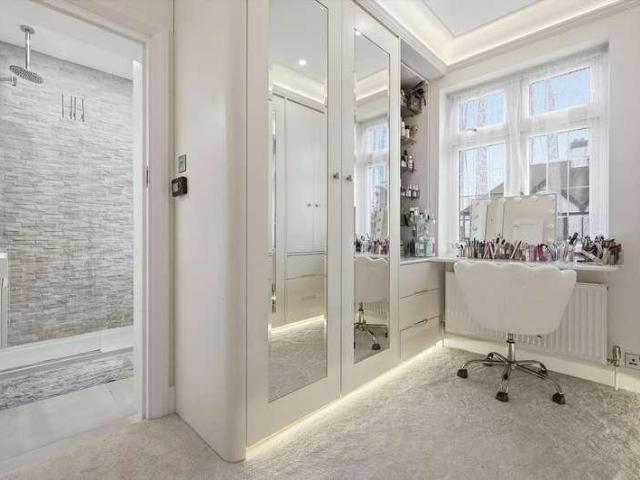 House for sale in Snaresbrook, Greater London