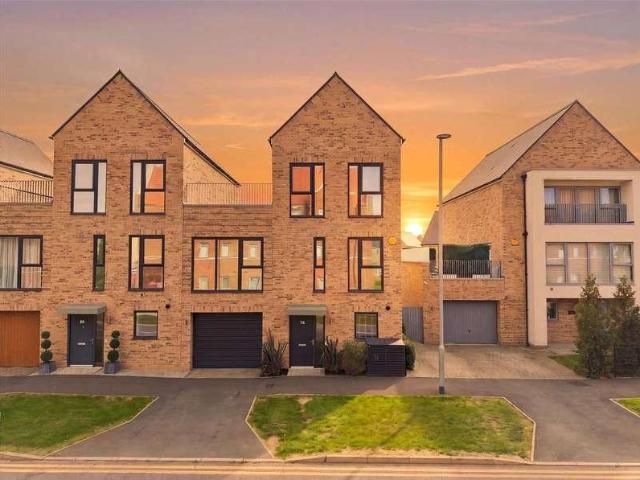 House for sale in Chelmsford Garden, Chelmsford