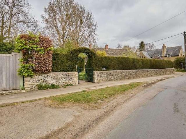 House for sale in Black Bourton, Oxfordshire