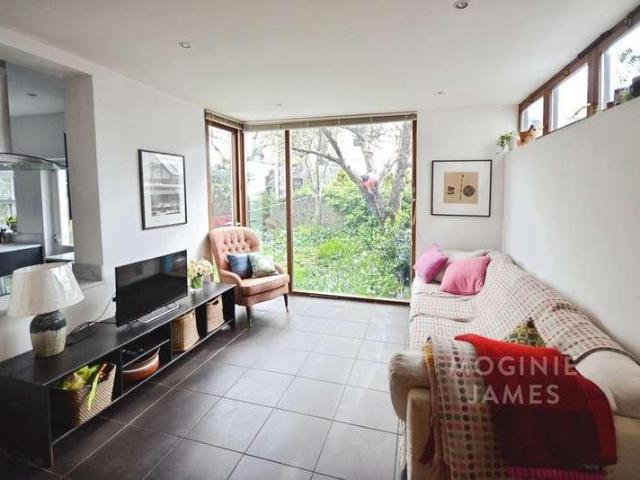 House for sale in Plasnewydd, Falcon Lodge