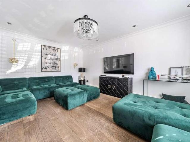 House for sale in Badger's Mount, The Butts