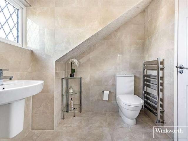 House for sale in Heol-las, Surrey