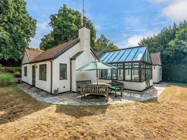 House for sale in Oxted, Hillview