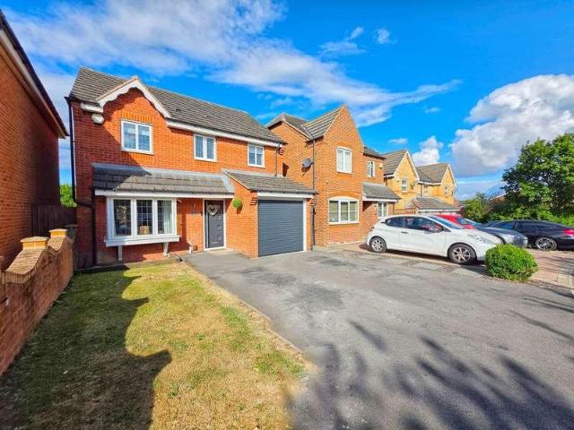 House for sale in Monk Bretton, South Yorkshire