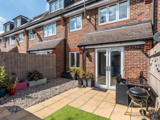 House for sale in The Butts, Kent