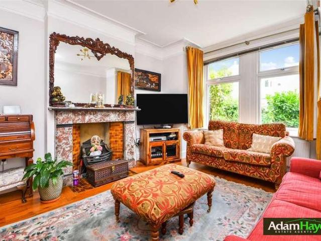 House for sale in Finchley, Greater London