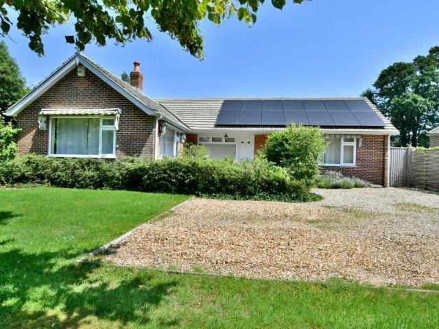 House for sale in Furzehill, East Dorset