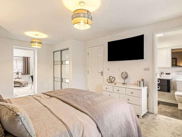 House for sale in Leagrave, Luton