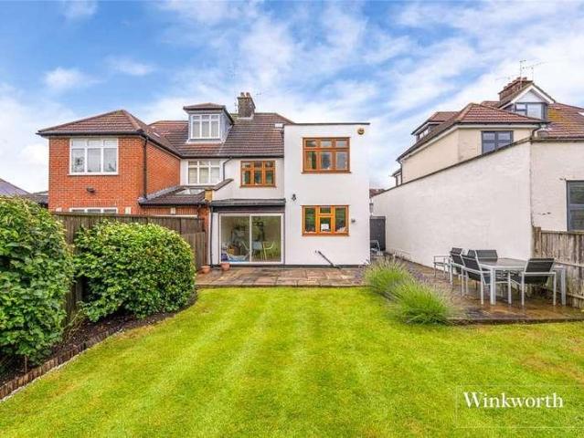 House for sale in North Finchley, Greater London