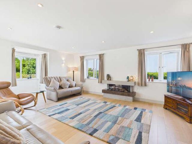 House for sale in Rosudgeon, Cornwall
