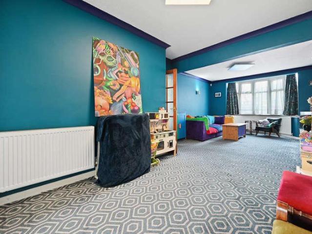 House for sale in Harrow Weald, Greater London