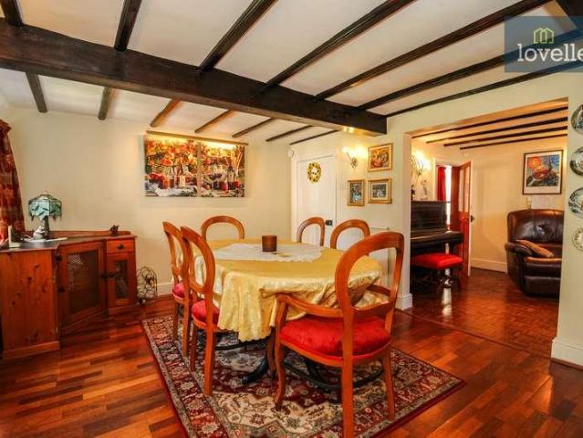 House for sale in Waltham