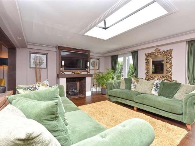 House for sale in Minster-on-Sea, Oad Street