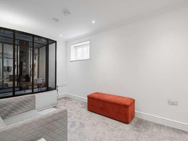 House for sale in Oad Street, Kent