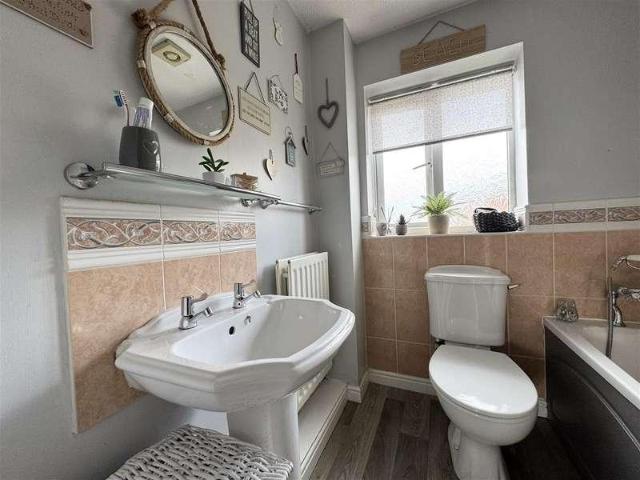 House for sale in Wakefield, Grange Moor