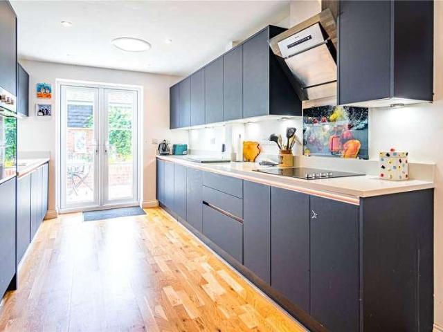 House for sale in Eaton Bray, Bedfordshire