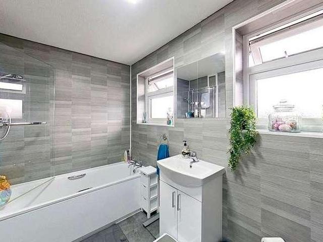 House for sale in West End, The Bridge
