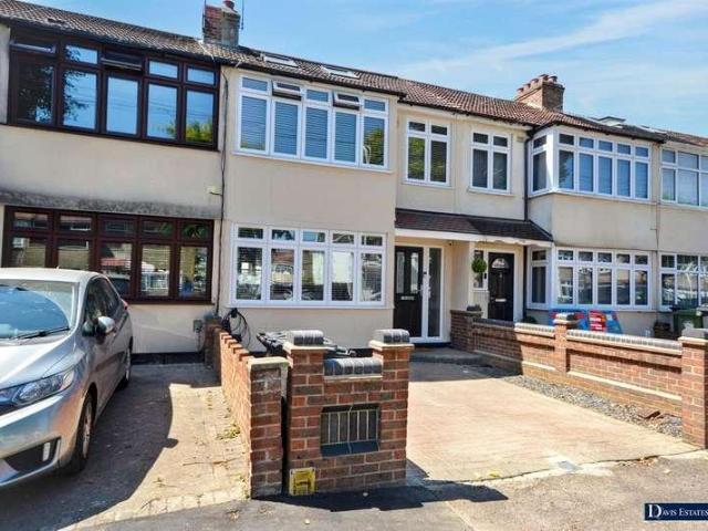 House for sale in Ardleigh Green, Greater London