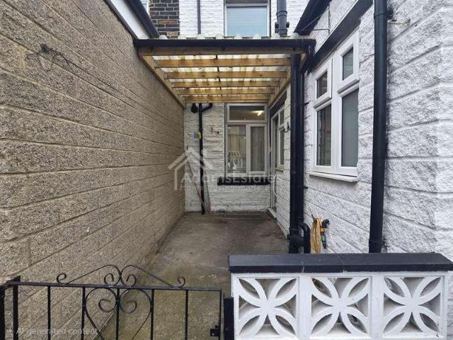 House for sale in Dewsbury, Kirklees
