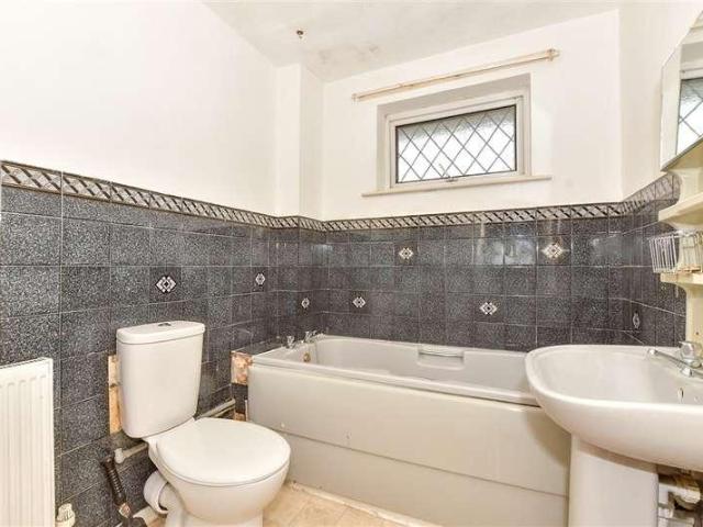 House for sale in Chichester, Littlecote
