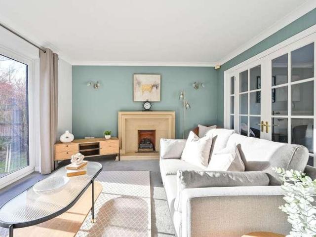 House for sale in Pachesham Park, Surrey