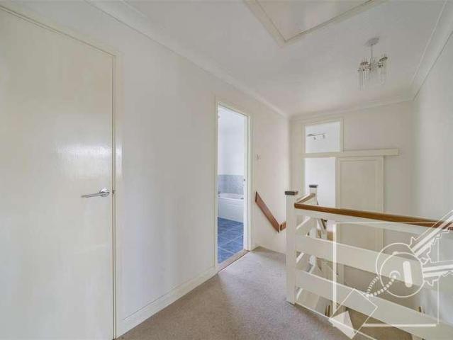 House for sale in Longfield and New Barn, Monks Orchard