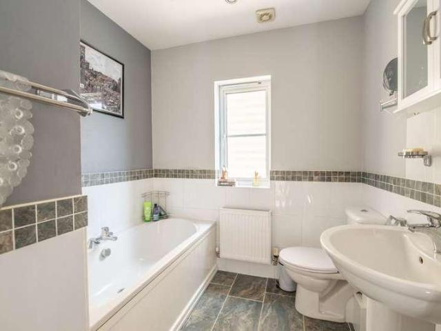 House for sale in Riddlesden, West Yorkshire