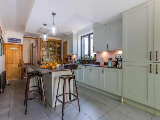 House for sale in Penylan, Falcon Lodge