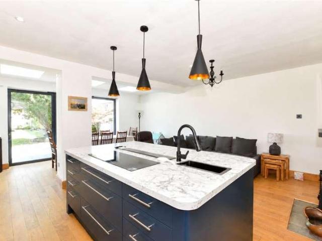 House for sale in Hampshire Farm, Spring Vale