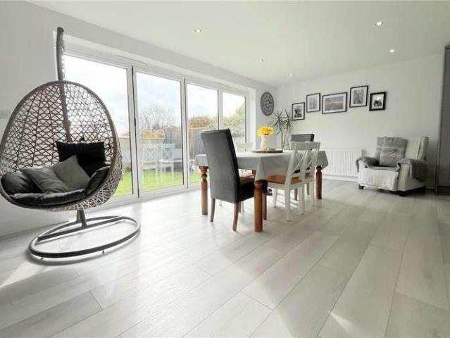 House for sale in Highcliffe
