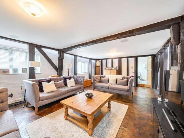 House for sale in Greater London