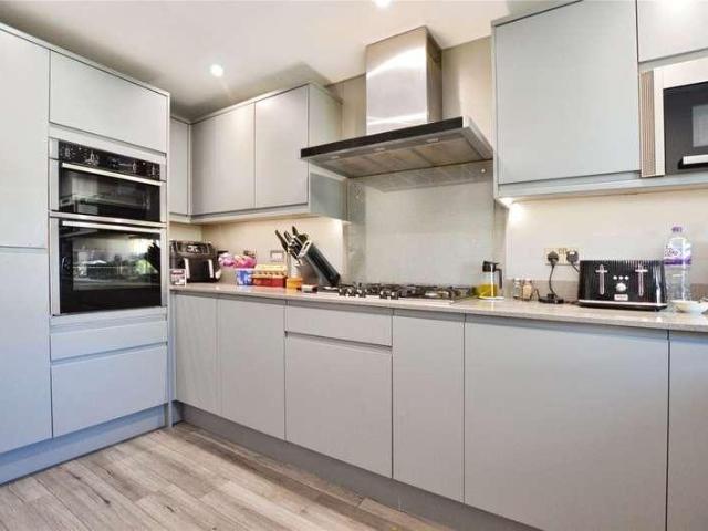 House for sale in Lee Chapel, Essex