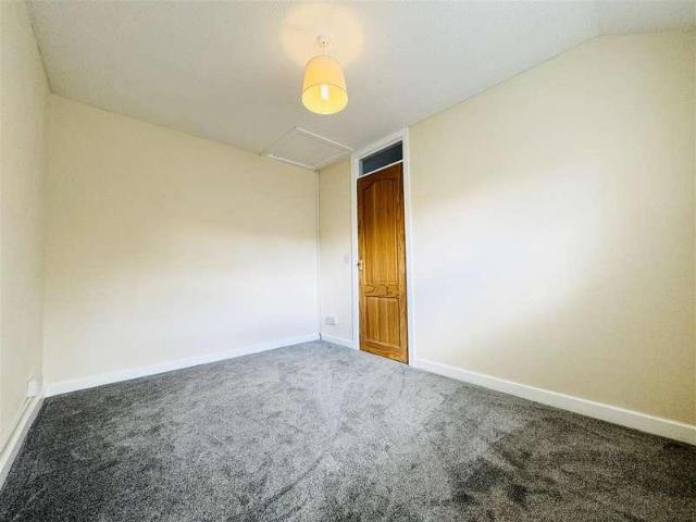 House for sale in Shelley, Shepley