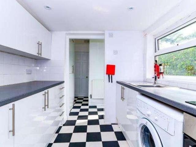House for sale in Robin Hood, The Slade